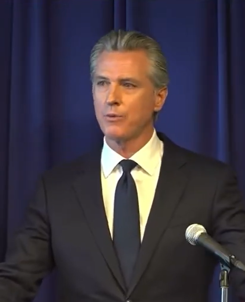 Imagen de Gavin Newsom le dice Cruel a Donald Trump. Dice que el presidente tiene 20 mil millones de dolares para enviar a argentina y ahora comprarles carne. Pero no tiene 6 mil millones para un fondo de contingencia qué alimentará a los americanos...